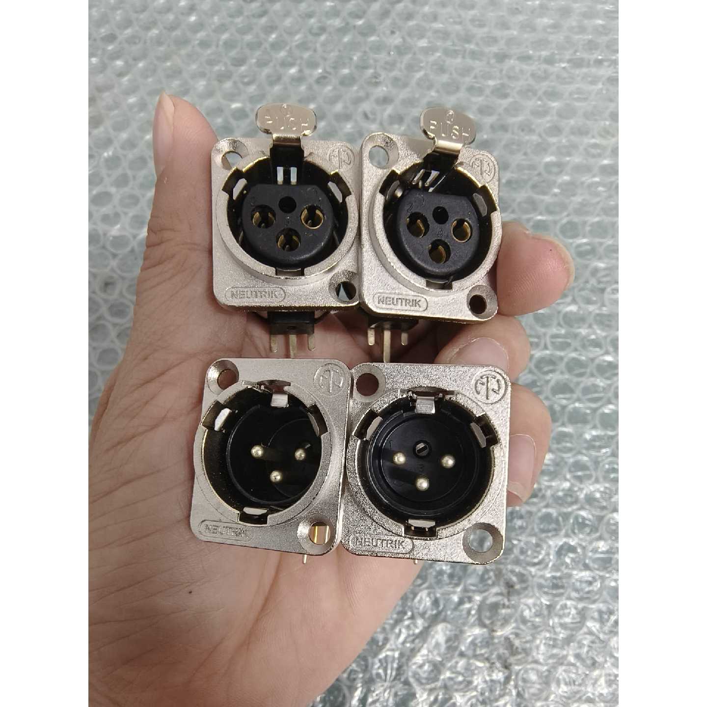 议价可维修全新NC3MDH瑞士纽崔克NEUTRIK优曲克三芯卡侬公