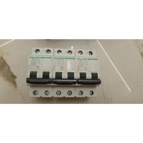 在线议价施耐德C65H-DC空气开关，2P，C32A有3个库存现货，