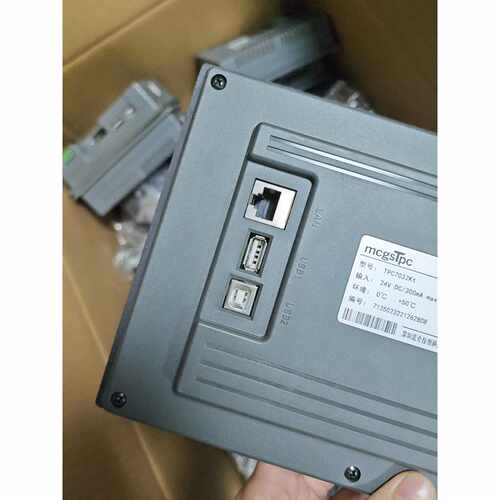 溢价-昆仑通态触摸屏TPC7032Kt正常件成色八九新功