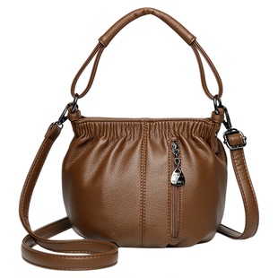 真皮小包包女2025新款复古时尚水桶手提包软皮中年妈妈单肩斜挎包