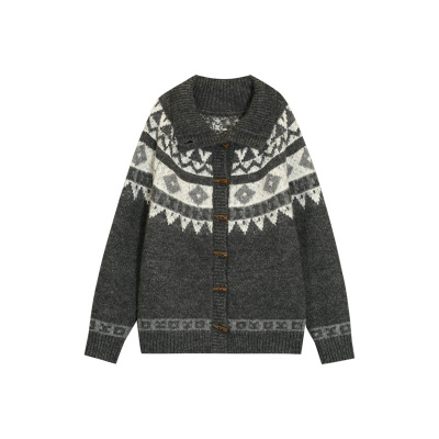 复古费尔岛牛角扣提花毛衣