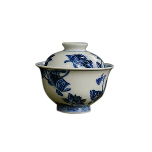 绘纯手工景德镇青花釉鱼藻纹茶杯