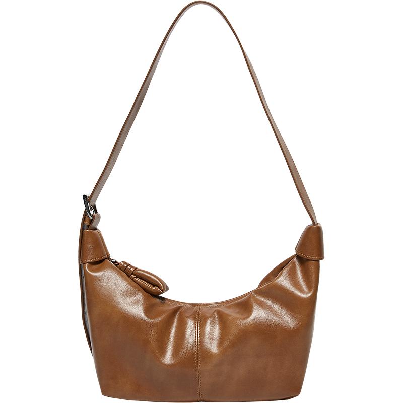 百思图2025冬季商场新款腋下饺子包时尚潮流单肩斜挎包女TY074DX5