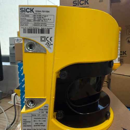 溢价-德国SICK西克传感器S30A-7011BA，未封