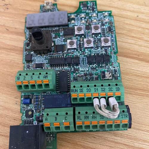 议价变频器D740主板CPU板控制板D70CA15D-A适用