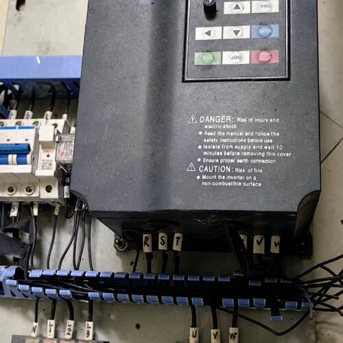 溢价-众辰 H6400S-75G/11P 变频器，件，成色还可