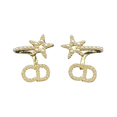 d家镶钻CD五角星耳钉女