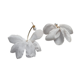 晚睡的桔梗｜仙气飘飘法式珍珠温柔耳环花瓣后挂式不对称气质耳钉