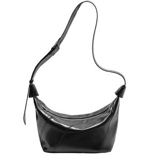 百丽包包女秋季新款绒面绗缝通勤单肩斜挎包小方包BL852CX5