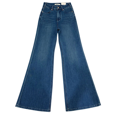 版型超好看的蓝色加绒微喇牛仔裤