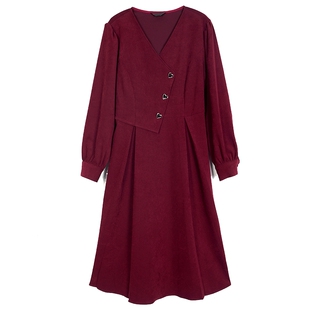 2024年冬装新款V领显瘦大码胖妹妹连衣裙收腰a版高级感磨毛红色裙