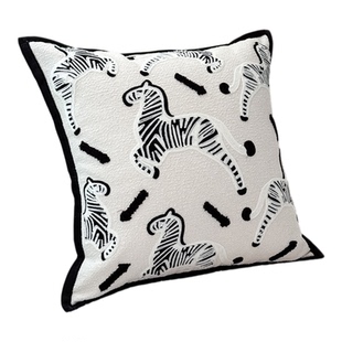 现代简约客厅沙发抱枕轻奢靠垫黑白斑马民宿卧室靠枕抱枕套不含芯
