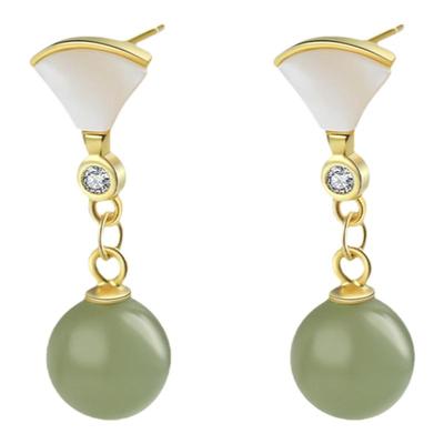 莹润和田玉贝母纯银中国风耳钉