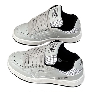 2025年冬季新款百搭休闲板鞋男鞋子港风学生面包鞋低帮运动鞋