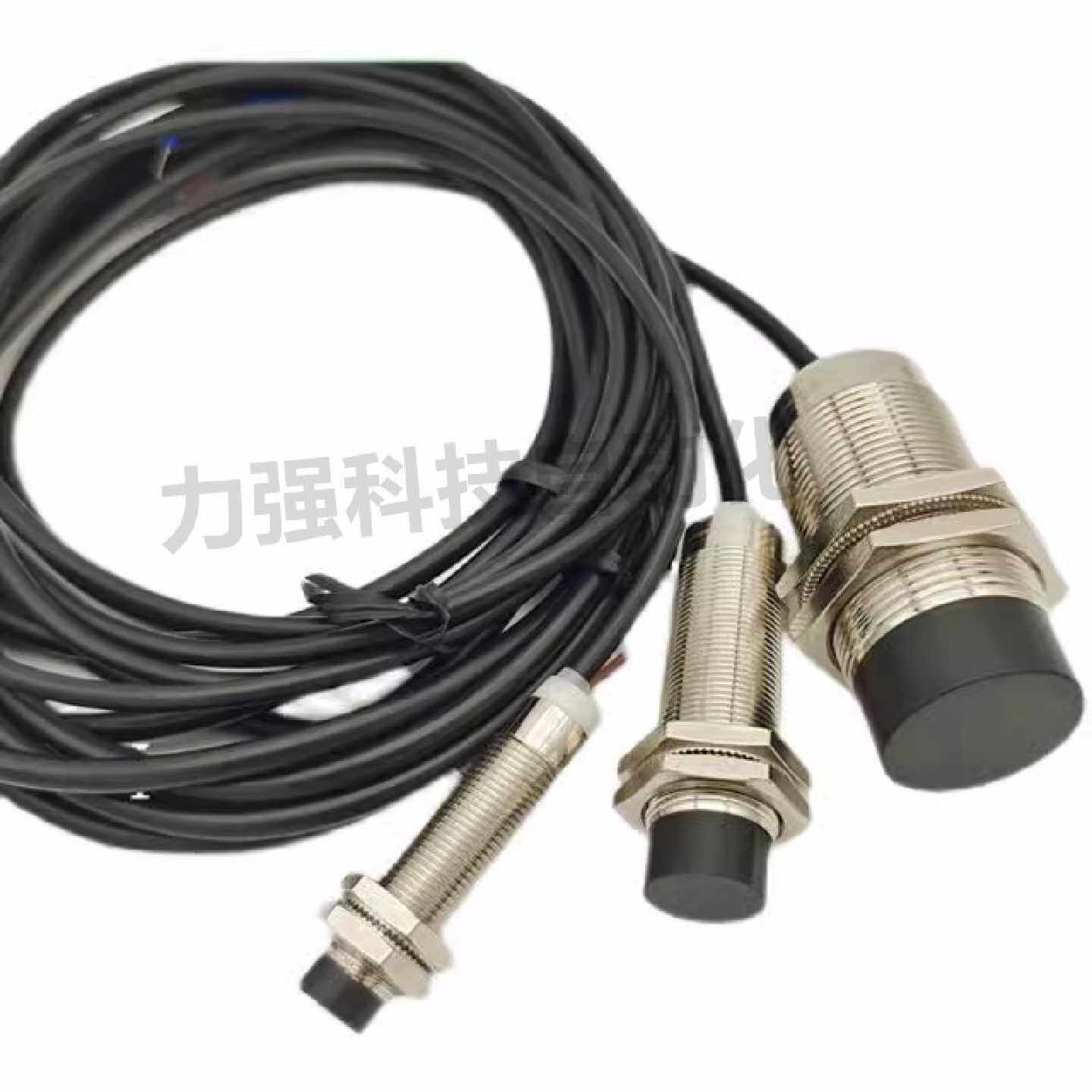 议价施耐德接近开关XS218BLNAL2C PAL2 XS618BLNAL2C 208 212 118 - 实物图