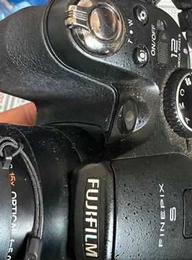 议价富士FinePix S1600，黑色机身，如图，