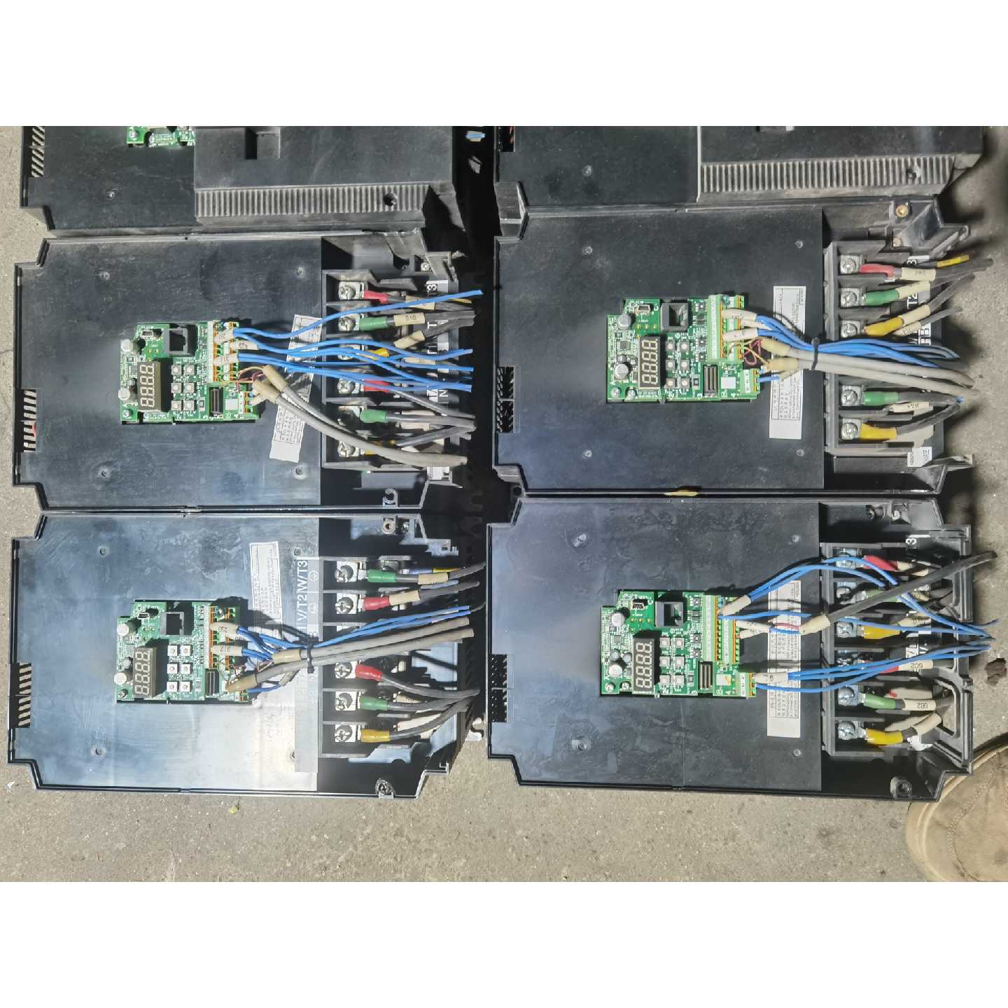 议价欧姆龙3G3MX2-A4110变频器11KW，15KW