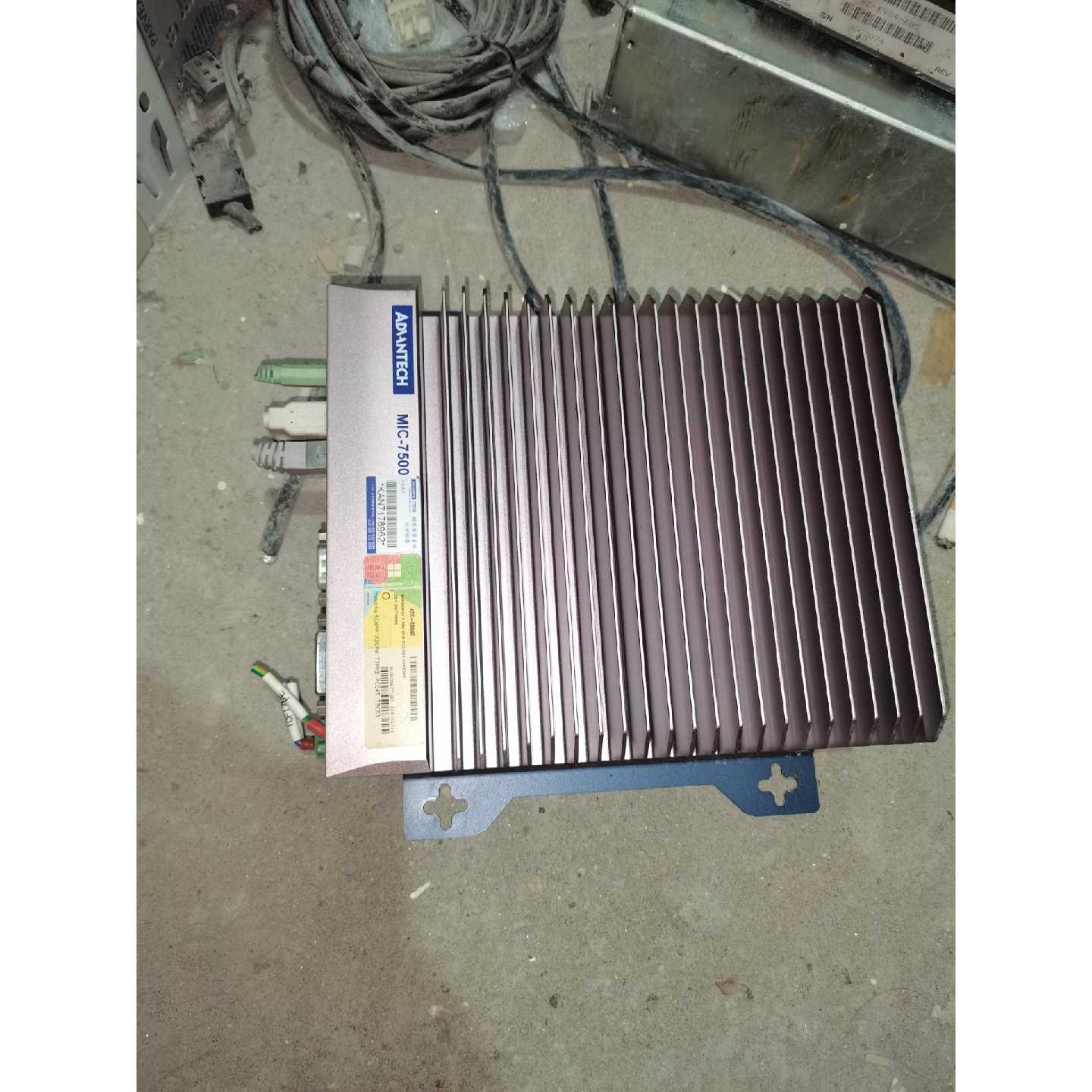 议价MIC-7500 研华工控机 原装拆机 成色还可以 接口丰富