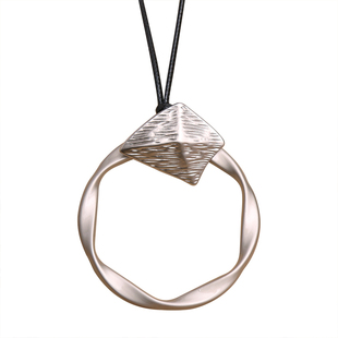 日韩时尚几何百搭圆圈项链个性服装配饰吊坠挂件复古长款毛衣链女