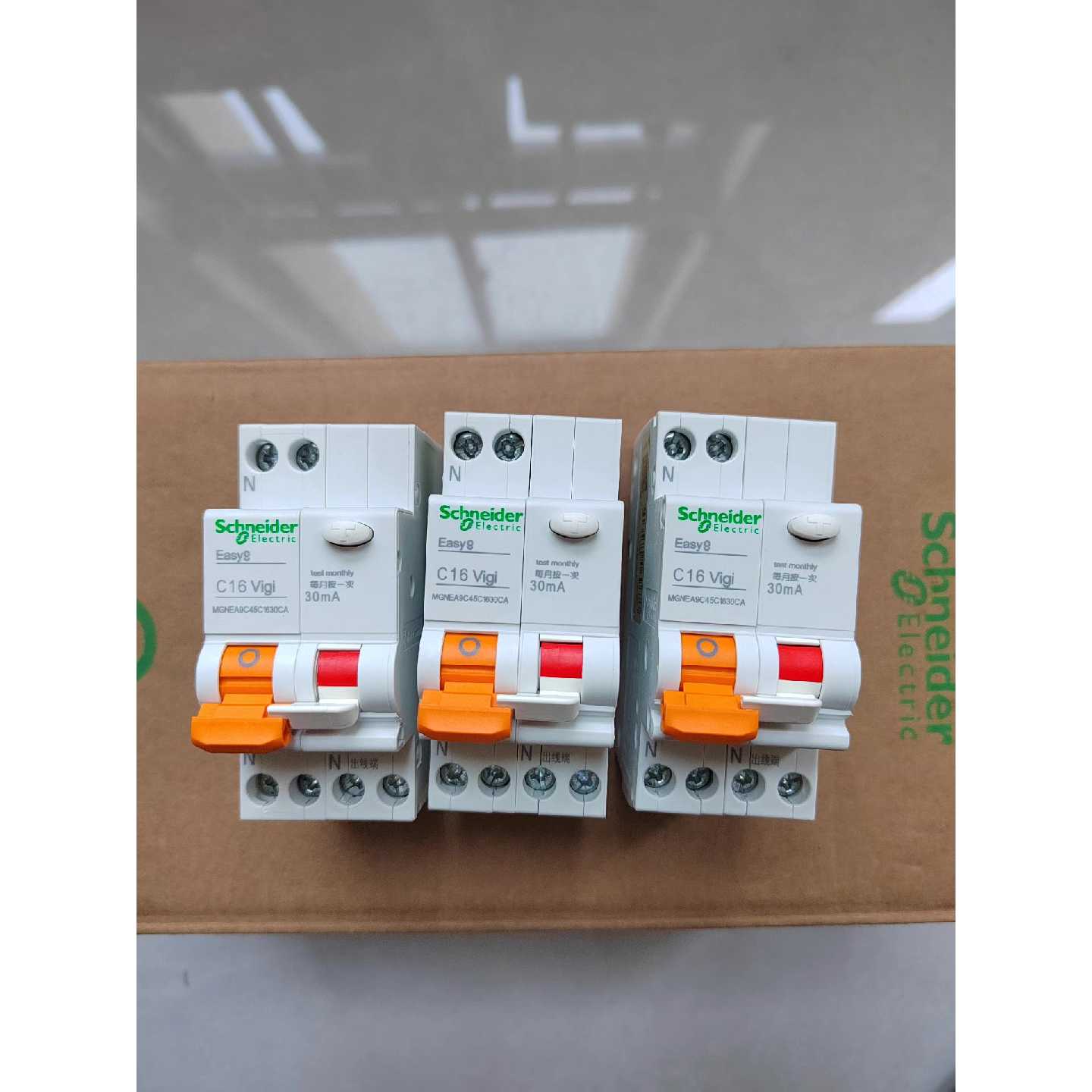 施耐德漏电EA9 DPN 1PN C16A