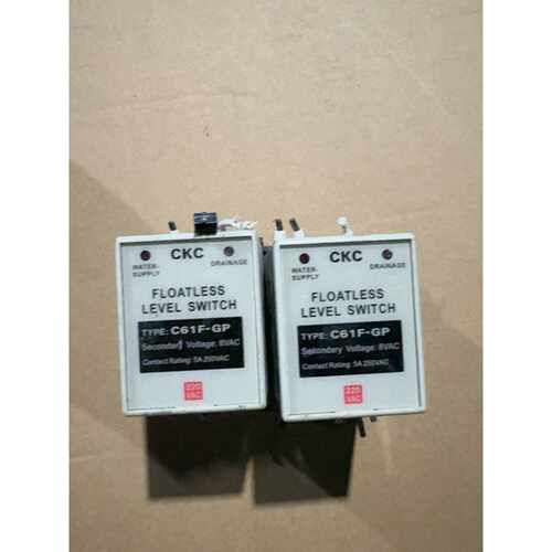 溢价-CKC松菱液位继电器，型号C61F-GP，220VAC，8V