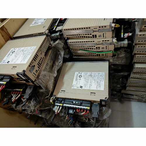 溢价-SGDV1R6A15B安川5系M2总线型200W直线电机伺
