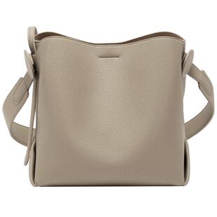 稻草人官方正品包包女款夏季高级斜挎单肩包通勤大容量流行水桶包