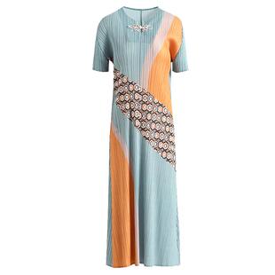 三宅气质连衣裙妈妈夏装2026新款女大码褶皱短袖胖mm海边度假长裙