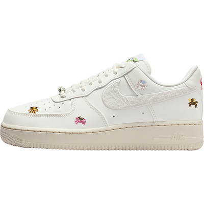 Nike/耐克正品Air Force 1女士系带低帮耐磨透气运动鞋IQ1143-100