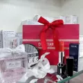 24 year limited red envelope bag contains wide strip logo paper size about 19 * 14 * 7.5 lipstick air cushion foundation make-up, etc