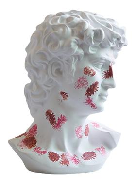 明日·秋叶吻艺术树脂雕塑