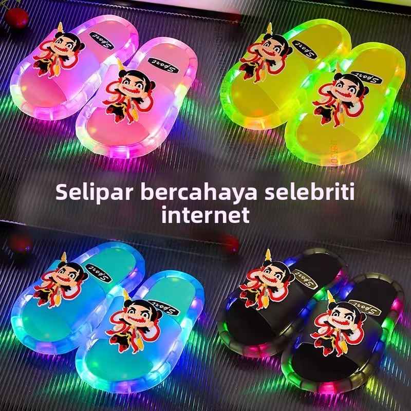 哪吒儿童发光拖鞋女童2025新款男童防滑凉拖室内软底亮灯可爱拖鞋