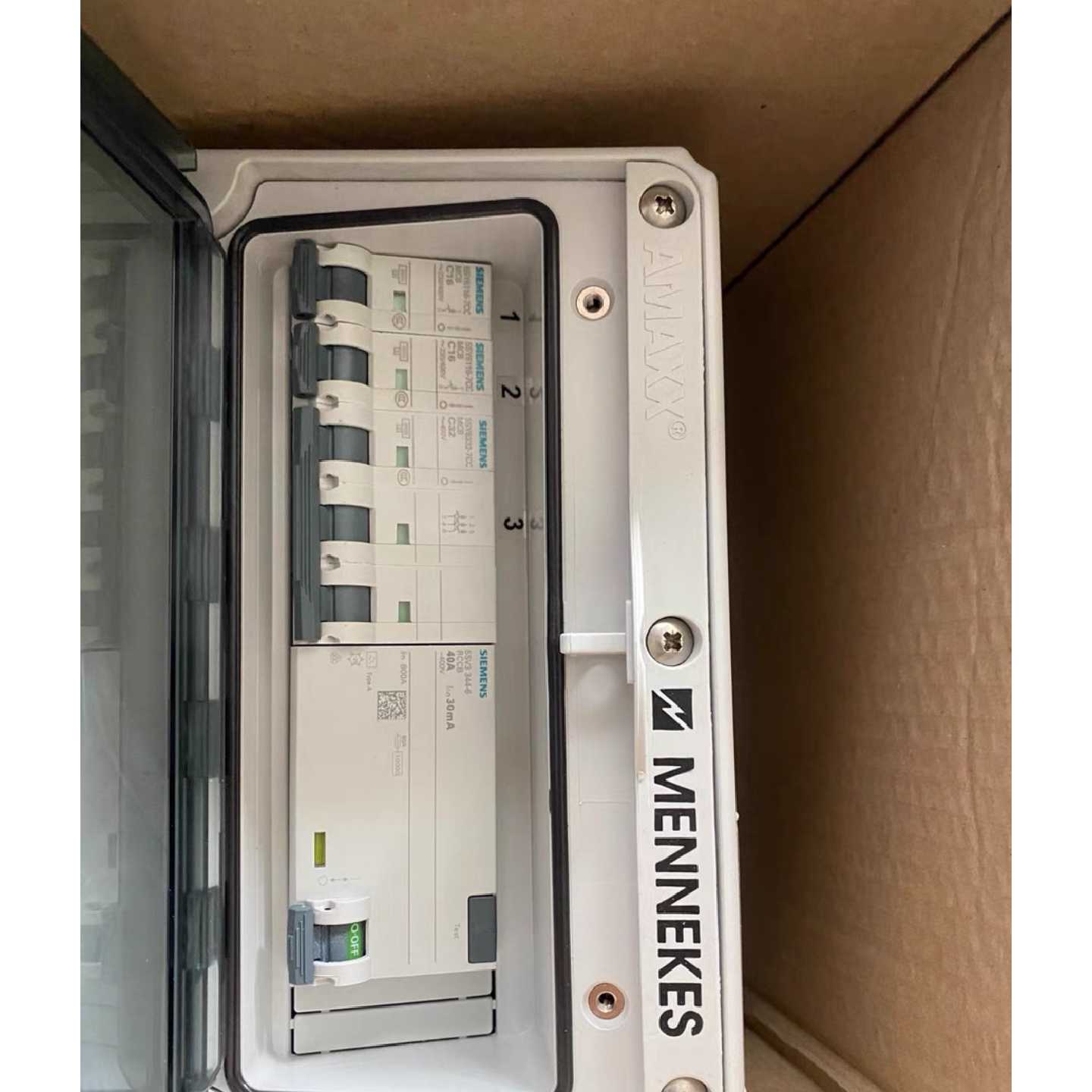 议价全新MENNEKES AMAXX组合插座箱，带2个蓝色1