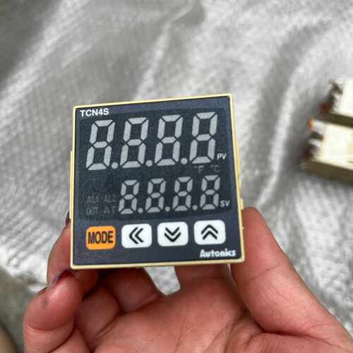议价奥托尼克斯温控器。拆机奥托尼克斯温控器，型号TCN4S-维修