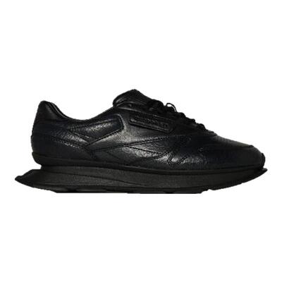 全黑皮革透气男子运动鞋