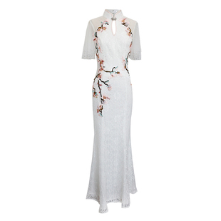 江南春天旗袍2025年春夏新款白色走秀旗袍长款性感时尚鱼尾礼服女