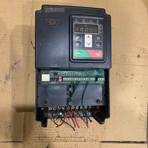 久联久变频器JB10C-004G/5R5P-4，4KW/5.