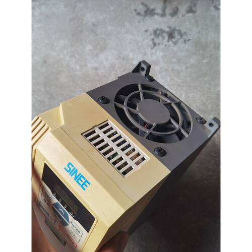 议价7.5kw正弦变频器A904T017B闲置拆机包好维修