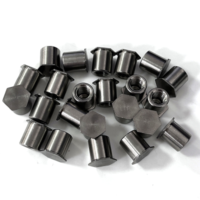 304不锈钢盲孔压铆螺柱