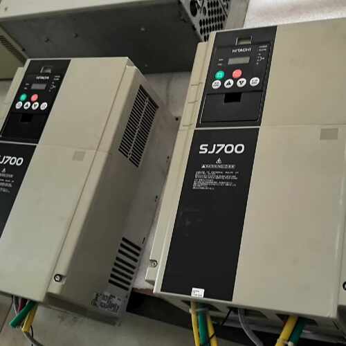 【询价】SJ700-220LFF2日立变频器220V，22KW适用