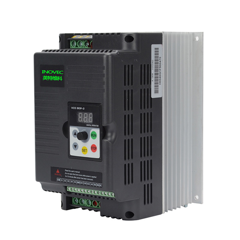 三相变频器380v1.5/2.2/3/4/5.5/7.5kw电机220V调速器单风机水泵