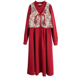 新中式国风刺绣复古马甲胖莹莹大码女装高级感红色新年连衣裙套装