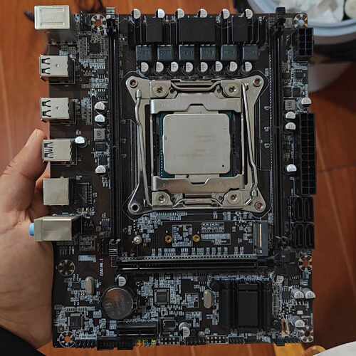 X99主板加E5-2680V3处理器，主板成色好，功能正常。
