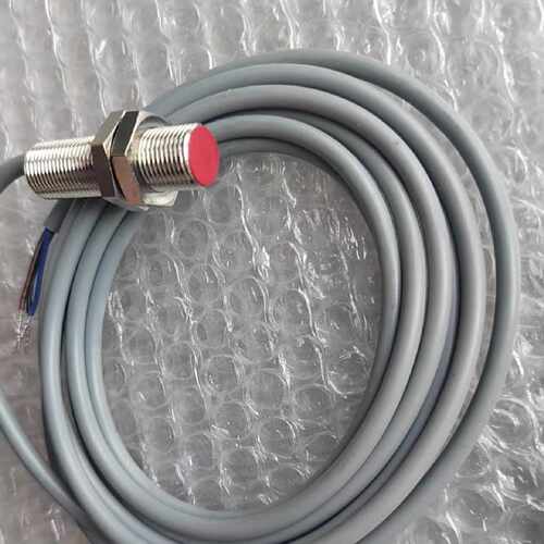 议价IFRM 12N1702/L Baumer堡盟感应式传感器