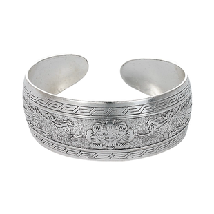 云南旅游苗疆少女旅拍套装蝴蝶发饰耳环雕花发簪苗族复古流苏项链