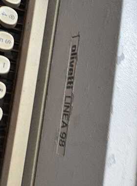 议价olivetti linea98打字机，有不能用了，当摆适用