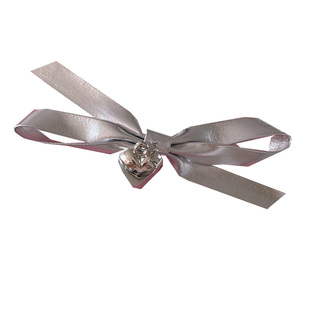 银灰色蝴蝶结立体爱心八字刘海夹PU皮网红发饰高级感yk2新马尾夹