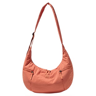 Fouvor火狐2025新款牛角包女斜挎通勤包轻便防水尼龙单肩包大容量