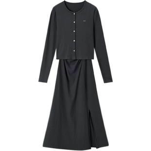 爱居兔连衣裙女春秋新款简约吊带裙搭配开衫两件式连衣裙