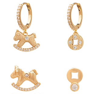 IPINK“马上有钱”耳钉女秋冬新款精致镶钻小马耳圈2026新年耳环